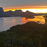 Efjord And Stetind - Stetind بيت للعطل Ballangen