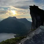 Efjord And Stetind - Stetind بيت للعطل *