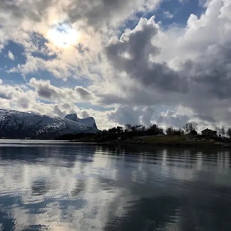 Nyaraló Efjord And Stetind - Stetind