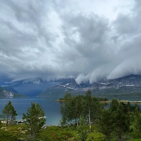 Efjord And Stetind - Stetind Holiday home *