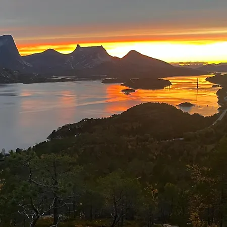Efjord And Stetind - Stetind Holiday home Ballangen