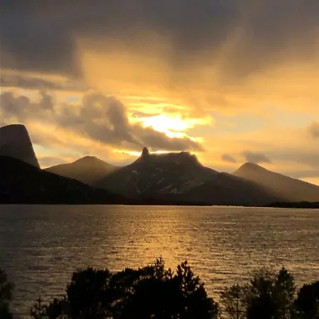Efjord And Stetind - Stetind Holiday home *