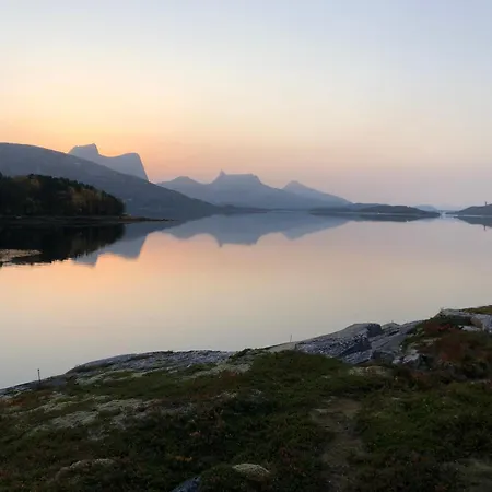Nyaraló Efjord And Stetind - Stetind