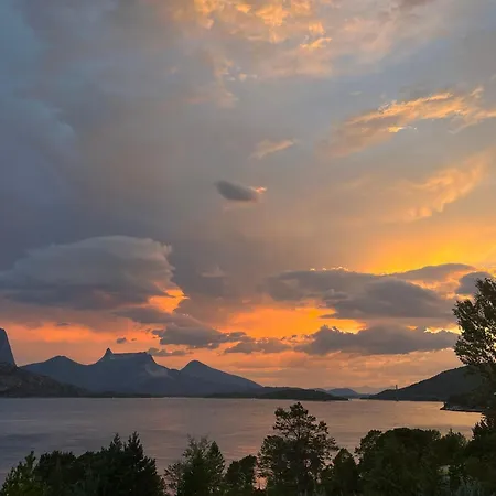 Efjord And Stetind - Stetind Holiday home
