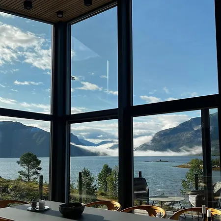 Efjord And Stetind - Stetind Holiday home *
